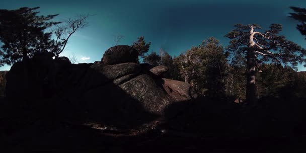 4K 360 VR virtual Reality of a beautiful mountain scene at the autumn time. Wild Siberian mountains. — Stock Video