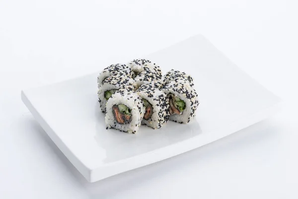 Restaurante de comida japonesa, prato de sushi maki gunkan roll ou platter set. Conjunto de sushi e composição — Fotografia de Stock