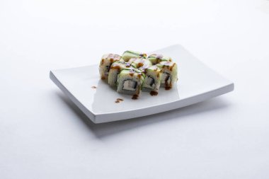 Japon Gıda Restoran, sushi maki gunkan rulo levha veya plakalı ayarlayın. Sushi seti ve kompozisyon