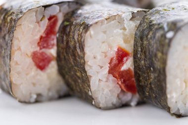 Japon Gıda Restoran, sushi maki gunkan rulo levha veya plakalı ayarlayın. Sushi seti ve kompozisyon
