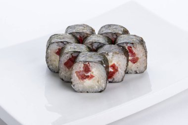 Japon Gıda Restoran, sushi maki gunkan rulo levha veya plakalı ayarlayın. Sushi seti ve kompozisyon