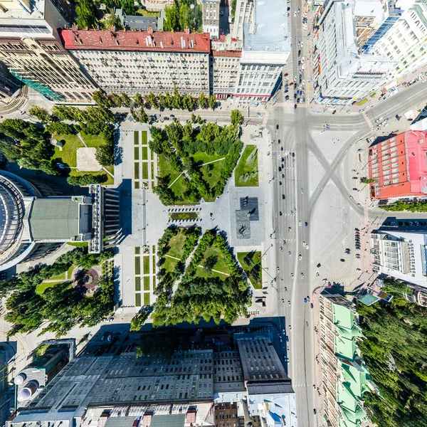 Aerial city view with roads, houses and buildings. — Stock Photo, Image