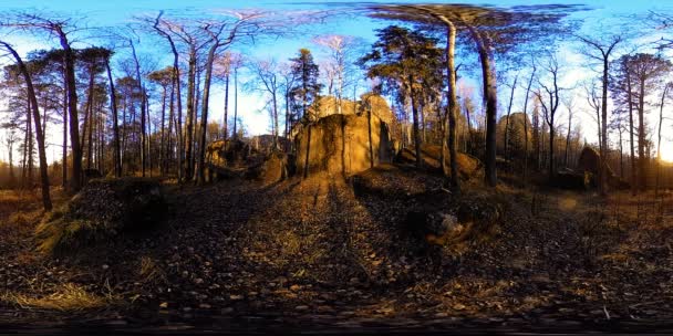 4K 360 VR virtual Reality of a beautiful mountain scene at the autumn time. Wild Siberian mountains. — Stock Video