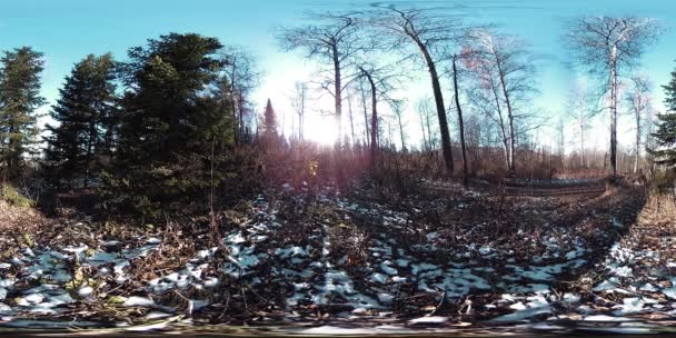 4K 360 VR Realidade virtual de uma bela cena de montanha no outono. Montanhas russas selvagens na neve — Vídeo de Stock