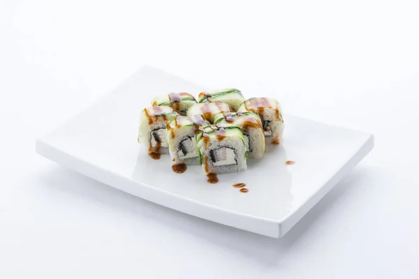 Japońskie jedzenie restauracja, sushi maki gunkan roll plate lub talerz ustawiony. Zestaw Sushi i skład — Zdjęcie stockowe