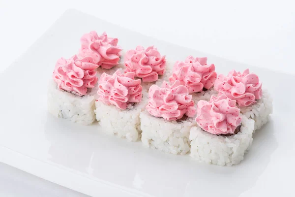 Restaurante de comida japonesa, plato de rollo de sushi maki gunkan o set de platos. Conjunto y composición de sushi — Foto de Stock