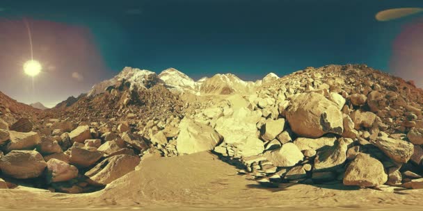 360 VR του Everest Base Camp στον παγετώνα Khumbu. Κοιλάδα Κούμπου, εθνικό πάρκο Σαγκαρμάθα, Νεπάλ των Ιμαλαΐων. Διαδρομή γραμμής EBC κοντά στο Gorak Shep. — Αρχείο Βίντεο