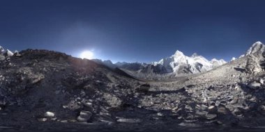 Kala Patthar üzerinde 360 vr panoramik gün batımı manzarası. Everest Dağı ve Khumbu Vadisi, Himalayalar 'ın Nepal' i. Gorak Shep