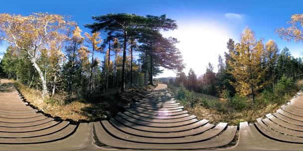 4k. 360 Vr 虚拟现实的一个美丽的山景色在秋季的时间。狂放的俄国山. — 图库视频影像