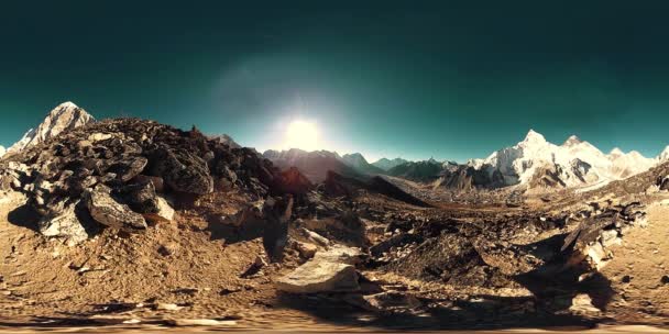 360 vr vista panorámica de la puesta del sol sobre Kala Patthar. Monte Everest y valle de Khumbu, Nepal del Himalaya. Gorak Shep. — Vídeos de Stock