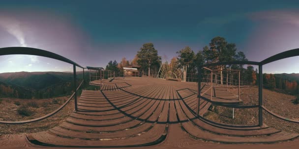 4k 360 Vr εικονική πραγματικότητα μιας σκηνής όμορφα ορεινά κατά το φθινόπωρο. Άγρια βουνά της Ρωσίας. — Αρχείο Βίντεο