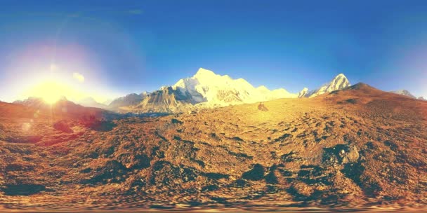 360 vr vista panorámica de la puesta del sol sobre Kala Patthar. Monte Everest y valle de Khumbu, Nepal del Himalaya. Gorak Shep. — Vídeos de Stock