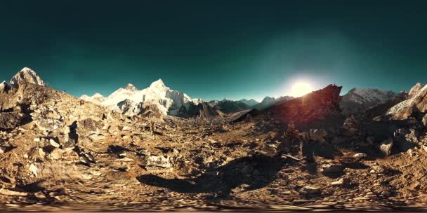 360 VR πανοραμική θέα του ηλιοβασιλέματος πάνω από Kala Patthar. Όρος Έβερεστ και κοιλάδα Κούμπου, Νεπάλ των Ιμαλαΐων. Γκόρακ Σεπ. — Αρχείο Βίντεο