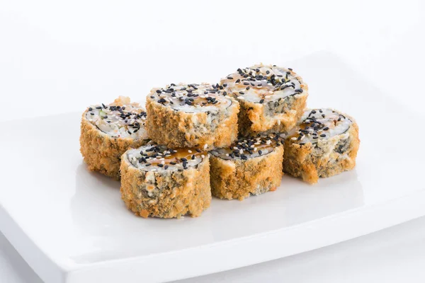 Restaurante de comida japonesa, prato de sushi maki gunkan roll ou platter set. Conjunto de sushi e composição — Fotografia de Stock