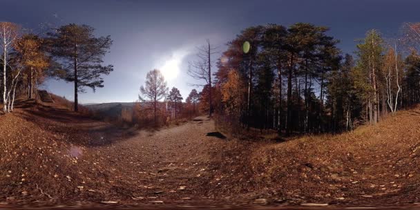 4k Sonbahar zaman bir güzel dağ sahnenin 360 Vr sanal gerçeklik. Vahşi Rus dağlar. — Stok video