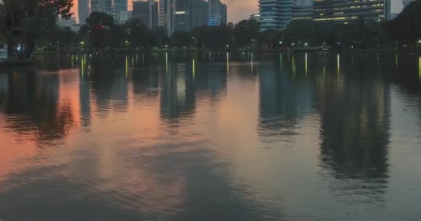 Lumpini Park, Bangkok, Thailand. Dec 2018 — Stockvideo