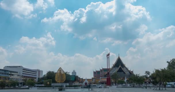 Timelapse of Wat Suthat Temple, view from Larn Kon Mueng. Bangkok, Thailand. NOV 21, 2018 — Stock Video