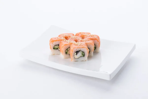 Japans eten restaurant, sushi maki gunkan roll bord of schotel instellen. Sushi set en samenstelling — Stockfoto