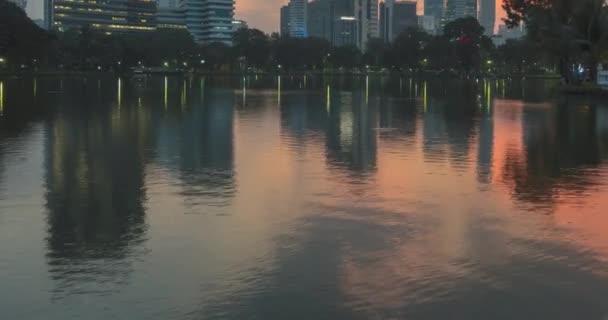 Lumpini Park, Bangkok, Thailand. Dec 2018 — Stockvideo