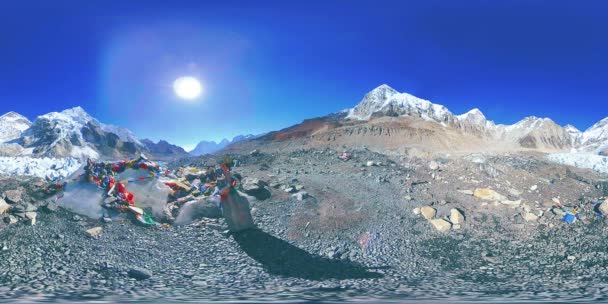 360 vr Everestského tábora na ledovci Khumbu. Údolí Khumbu, národní park Sagarmatha, Nepál Himálaje. Trasa EBC poblíž Gorak Shep. — Stock video