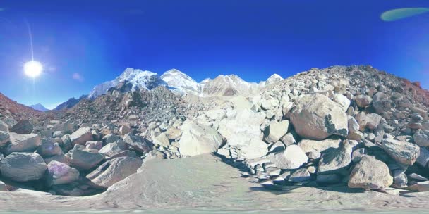 360 vr del campamento base del Everest en el glaciar Khumbu. Valle de Khumbu, parque nacional de Sagarmatha, Nepal del Himalaya. EBC cerca de Gorak Shep. — Vídeos de Stock