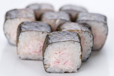 Japon Gıda Restoran, sushi maki gunkan rulo levha veya plakalı ayarlayın. Sushi seti ve kompozisyon