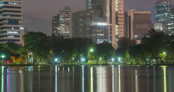 Lumpini Park, Bangkok, Thailand. DEZ 2018 — Stockvideo