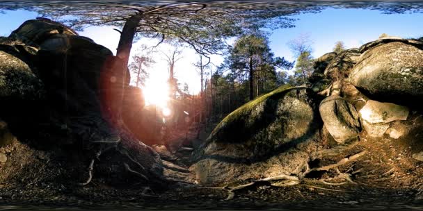 4K 360 VR virtual Reality of a beautiful mountain scene at the autumn time. Wild Siberian mountains. — Stock Video