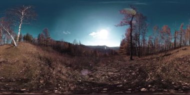 4k Sonbahar zaman bir güzel dağ sahnenin 360 Vr sanal gerçeklik. Vahşi Rus dağlar.