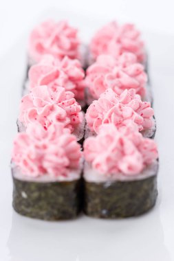 Japon Gıda Restoran, sushi maki gunkan rulo levha veya plakalı ayarlayın. Sushi seti ve kompozisyon