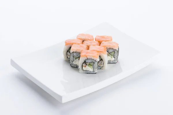 Restaurant japonais, assiette ou plateau de sushi maki gunkan. Sushi set et composition — Photo