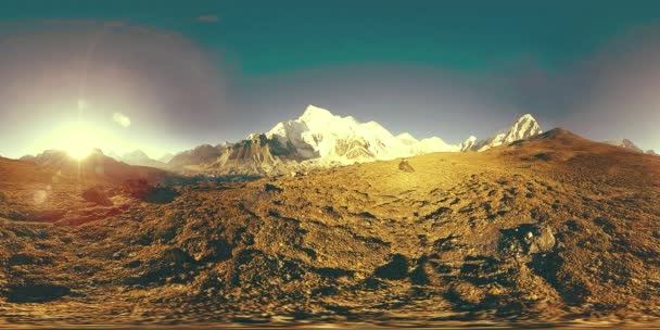 360 vr panoramautsikt över solnedgången över Kala Patthar. Mount Everest och Khumbu dalen, Nepal i Himalaya. Gorak Shep Ordförande — Stockvideo