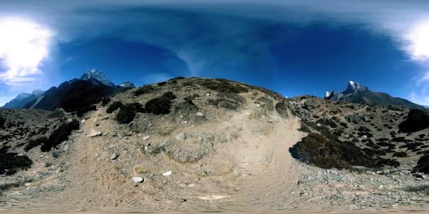 4K VR of Dingboche and Pheriche village in Nepal, basic point of everest base camp track. EBC. Buddhist stupa on mountain. — Stock Video