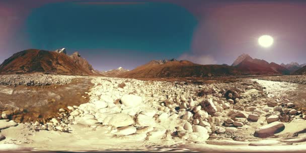 4K VR da aldeia de Dingboche e Pheriche, no Nepal, ponto básico da pista de acampamento base do Everest. EBC. Estupa budista na montanha. — Vídeo de Stock