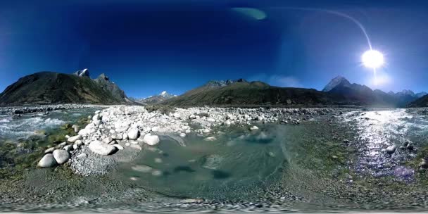 Nepal 'deki Dingboche ve Pheriche köyünün 4K VR' si, Everest ana kamp alanının temel noktası. EBC. Dağdaki Budist aptallığı.. — Stok video