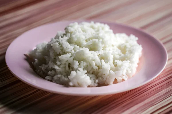 Blumenkohl Reis Mit Basilikum Hautnah Einer Schüssel Auf Dem Tisch — Stockfoto