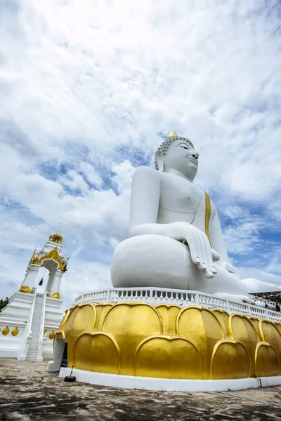 Buddha Staty Och Blå Himmel Wat Phai Rong Wua Suphanburi — Stockfoto