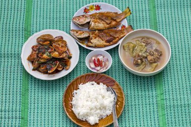 Tayland yemeği tarzı, pirinçli kahvaltı.