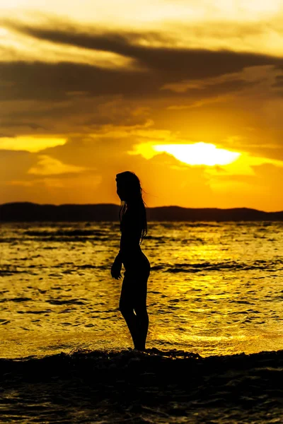 Sexy Corpo Mulher Silhueta Mar Pôr Sol — Fotografia de Stock