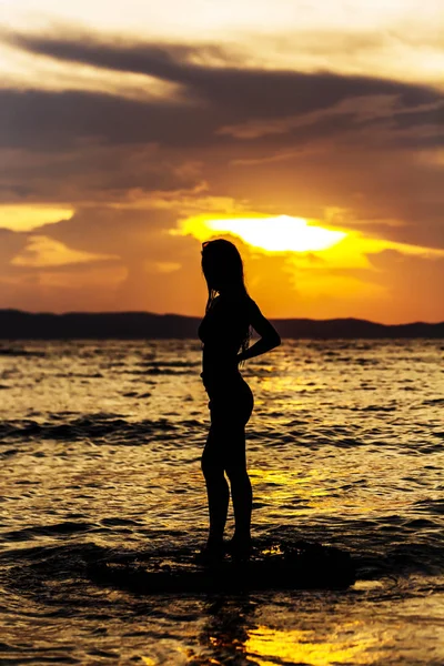 Sexy Corpo Mulher Silhueta Mar Pôr Sol — Fotografia de Stock