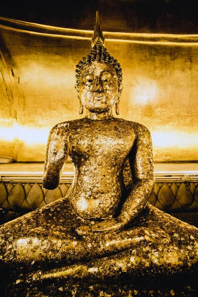 Goldene Buddha Statuen Einem Thailändischen Buddhistischen Tempel — Stockfoto