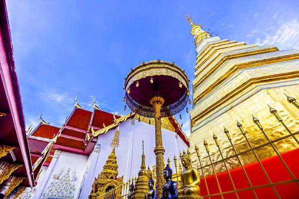 Wat Phra this Cho Hae, Kraliyet Tapınağı, Phrae, Tayland kutsal bir antik tapınak