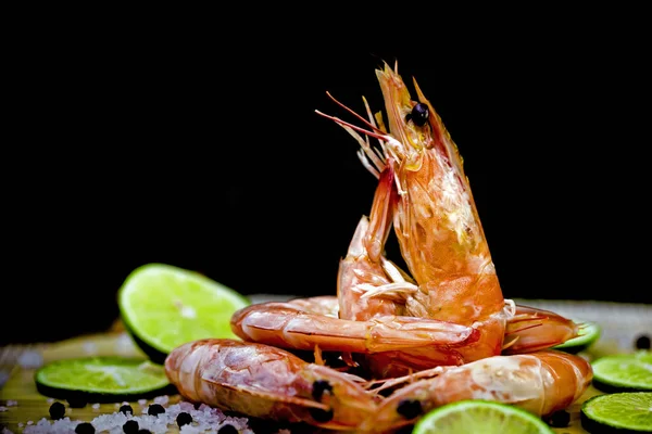 Crevettes Tigrées Grillées Sel Placées Sur Une Assiette Avec Plat — Photo