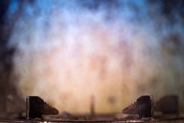 Mutfaktaki eski kirli gaz ocağı.