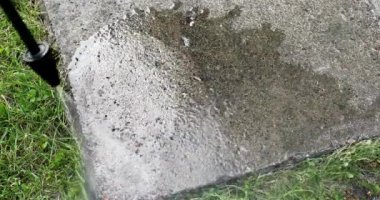     Yüksek basınçlı çamaşır makinesiyle asfalt temizleme 