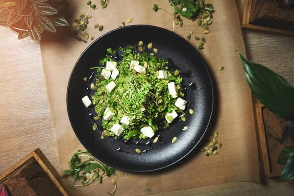 Yeşil Kuskus Keçi Peynirli Salata Telifsiz Stok Fotoğraflar