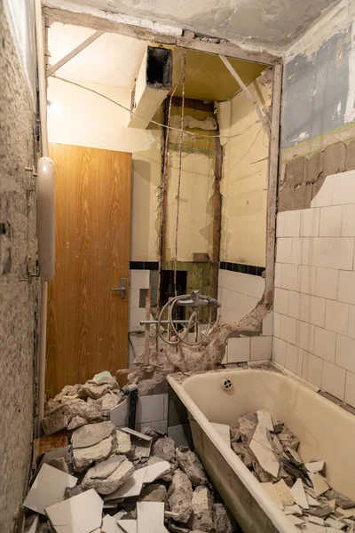 Interior Banheiro Velho Antes Reconstrução Completa — Fotografia de Stock