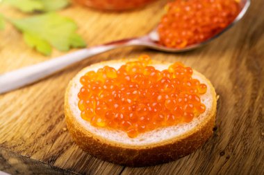 havyar aperatifler - kırmızı balık karaca ekmeğin