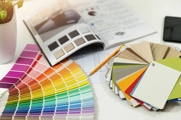 Návrháře pracoviště - Interiérové barvy barvy a nábytek materiál — Stock fotografie