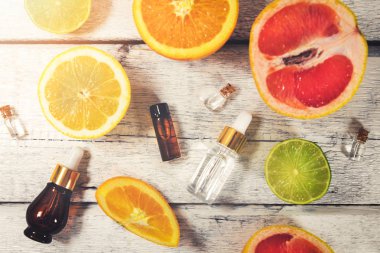 Organik narenciye temel yağlar ve kozmetik. üstten görünüm